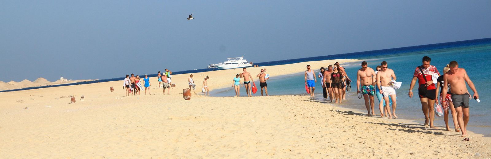 Wassersport und Ausflüge auf dem Meer