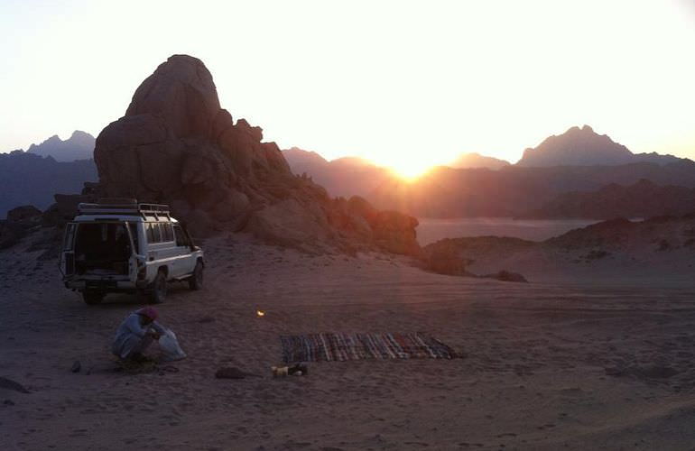 Jeep Safari in El Quseir mit Kamelreiten & BBQ Abendessen