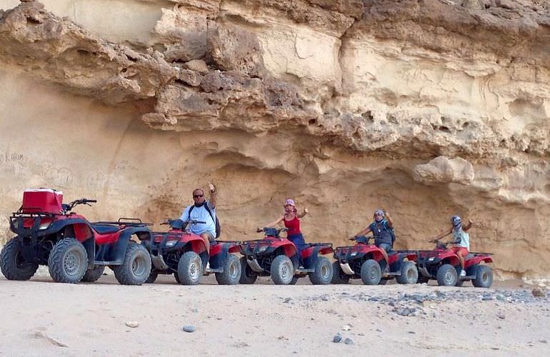 Kombi-Wüstentour in El Quseir: Quad, Jeep, Buggy und Kamelreiten