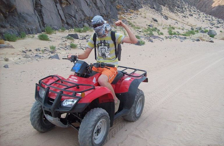 Quad Safari am Morgen in El Quseir mit Kamelreiten im Beduinendorf